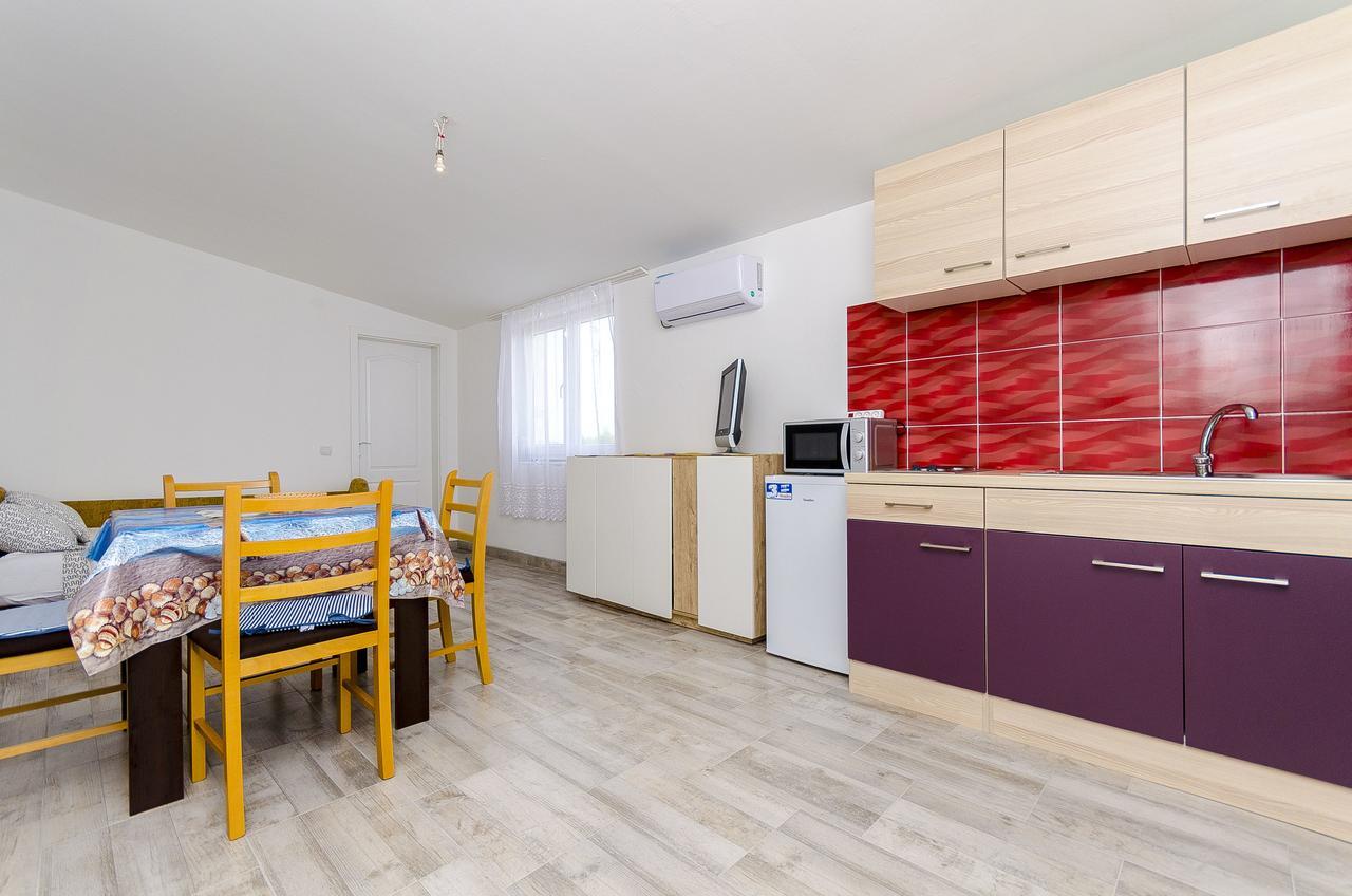 Apartments Mirko I Anda Donji Okrug (Ciovo) Exterior foto