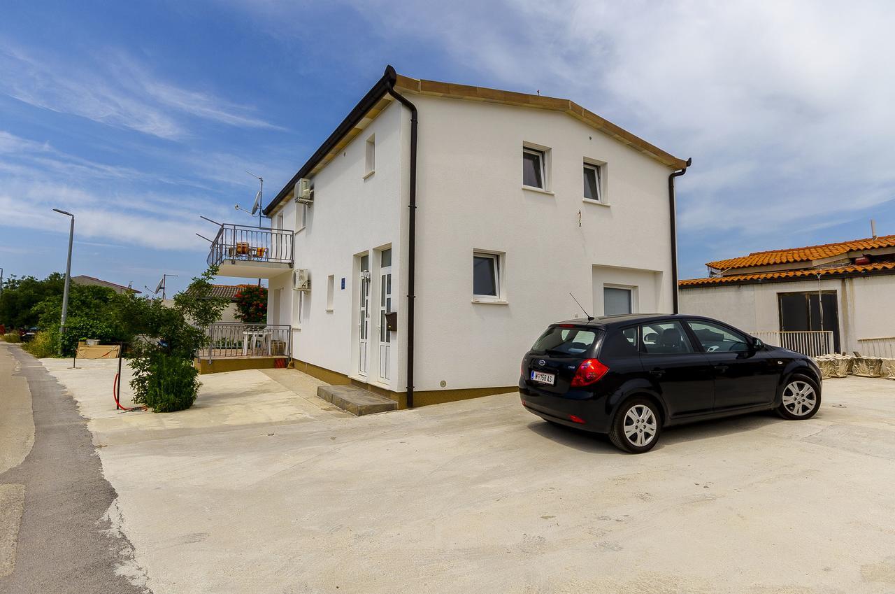 Apartments Mirko I Anda Donji Okrug (Ciovo) Exterior foto